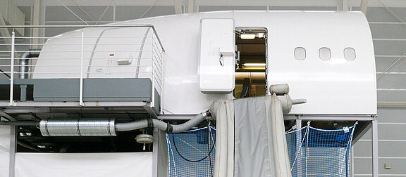 Simulator CEET A300 mit Rutsche an Tür